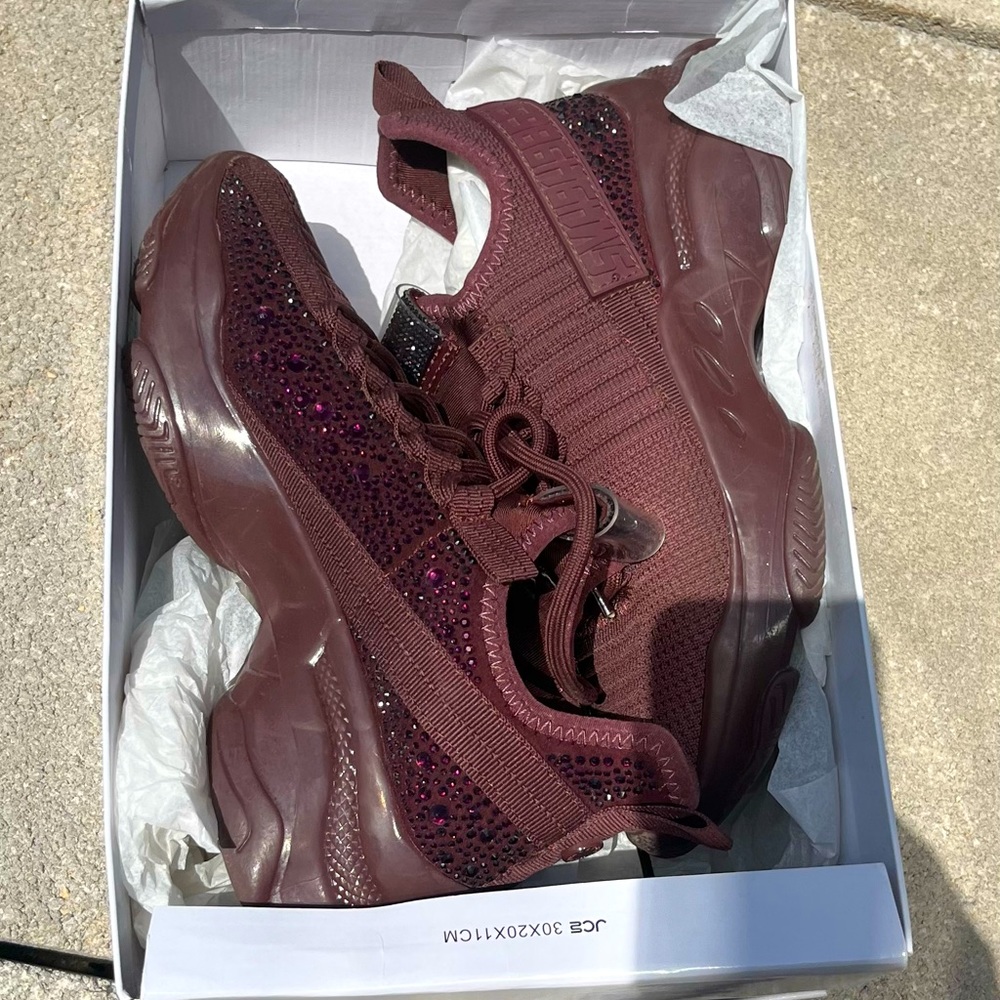 STEVE MADDEN ( MAXIMA)